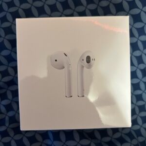 Apple AirPods Wireless Earphones in White